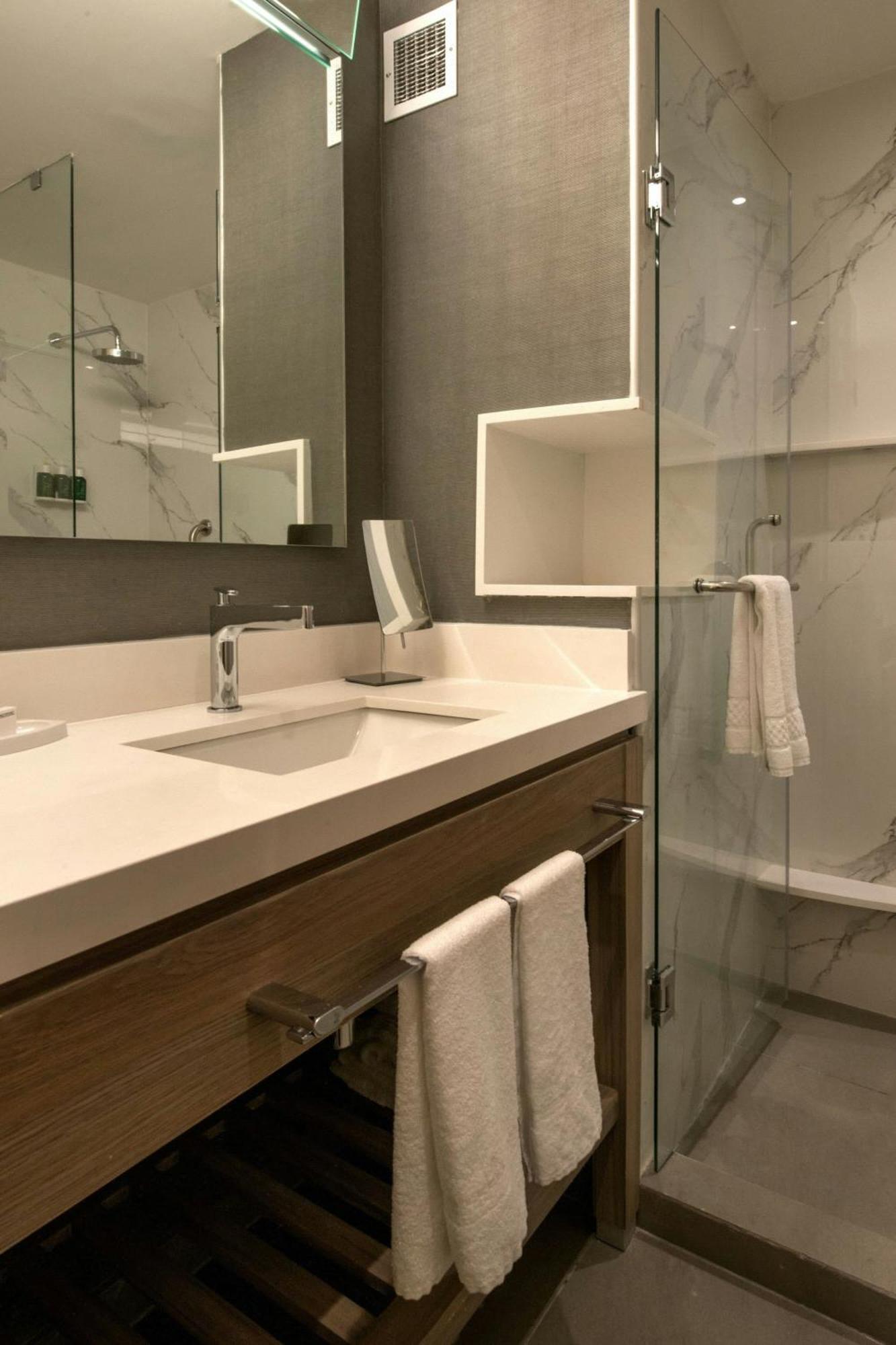 Courtyard by Marriott San Luis Potosi, Los Lagos Exterior foto