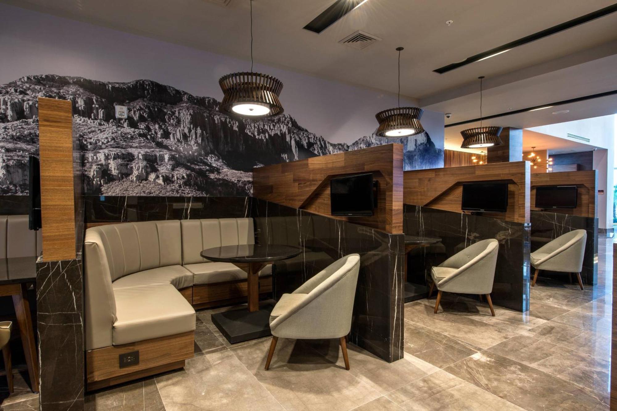Courtyard by Marriott San Luis Potosi, Los Lagos Exterior foto