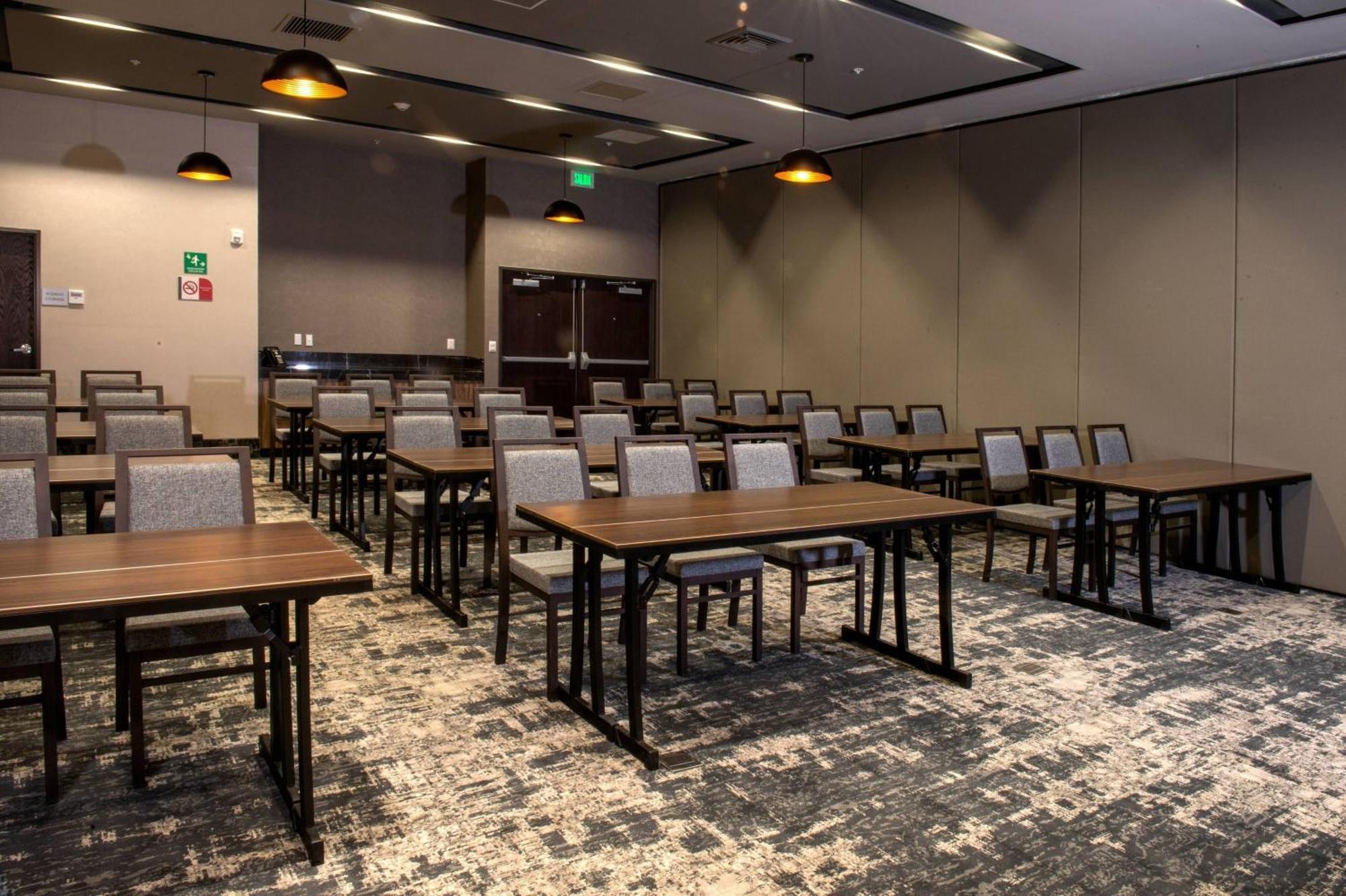 Courtyard by Marriott San Luis Potosi, Los Lagos Exterior foto