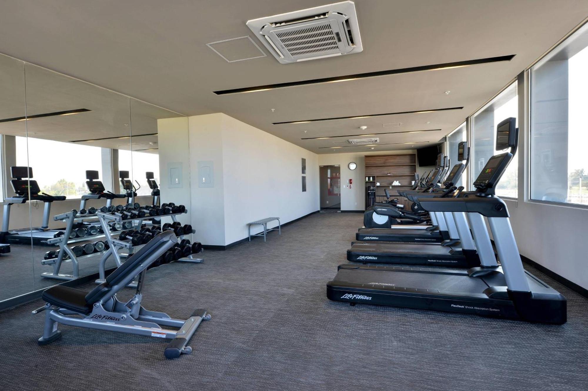 Courtyard by Marriott San Luis Potosi, Los Lagos Exterior foto