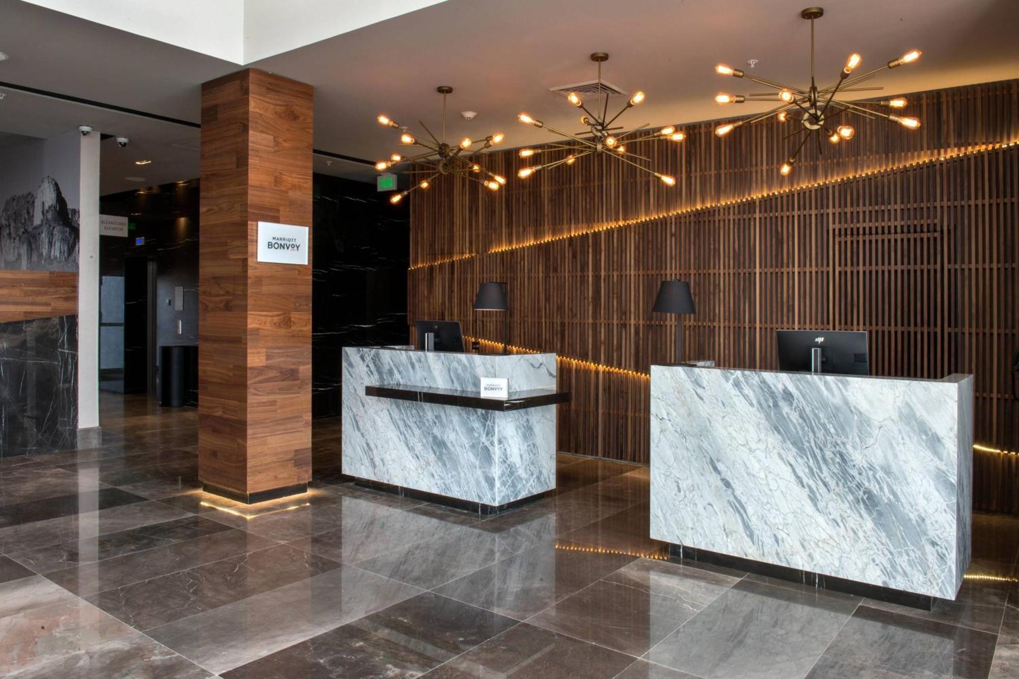 Courtyard by Marriott San Luis Potosi, Los Lagos Exterior foto