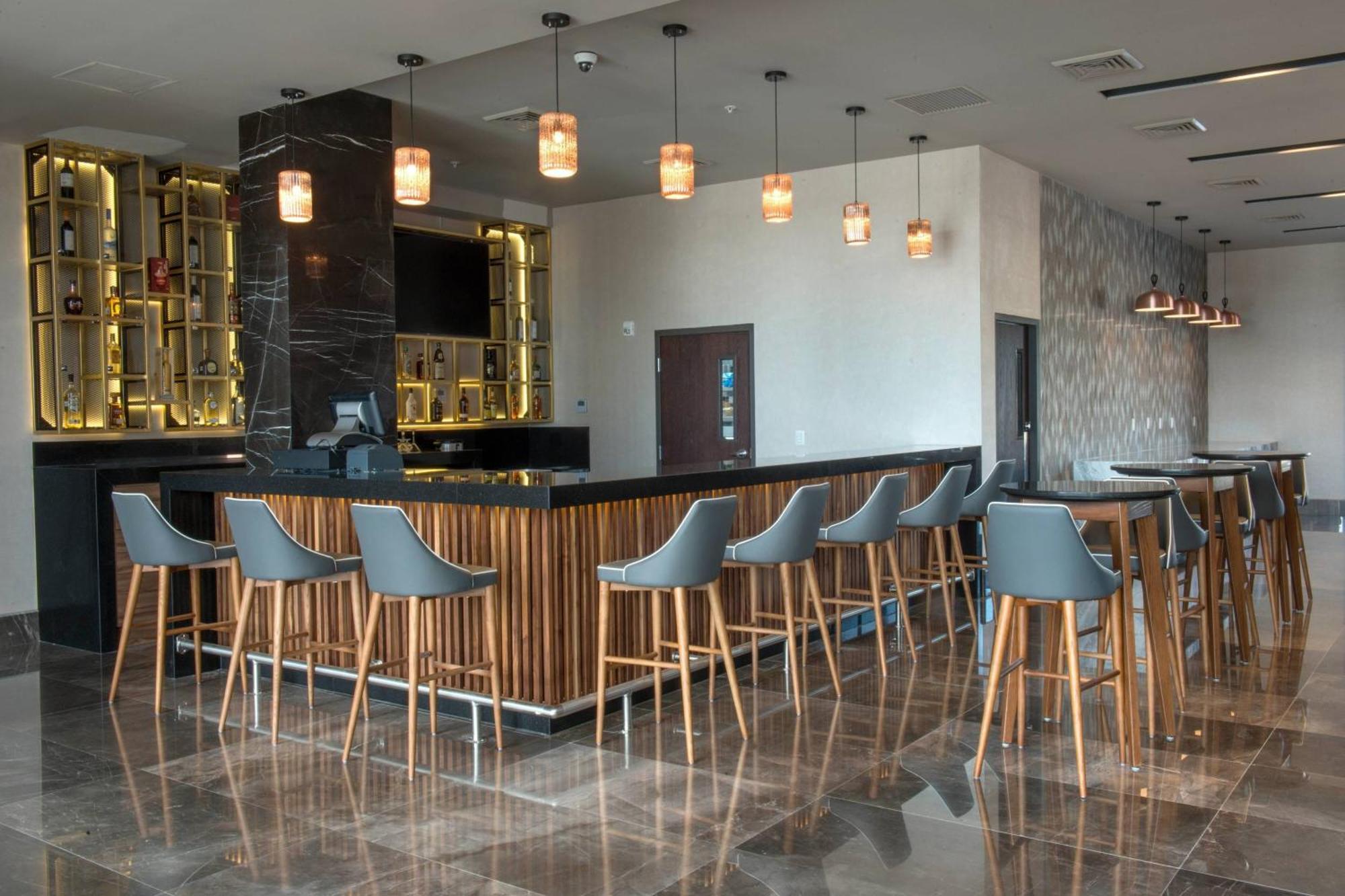 Courtyard by Marriott San Luis Potosi, Los Lagos Exterior foto