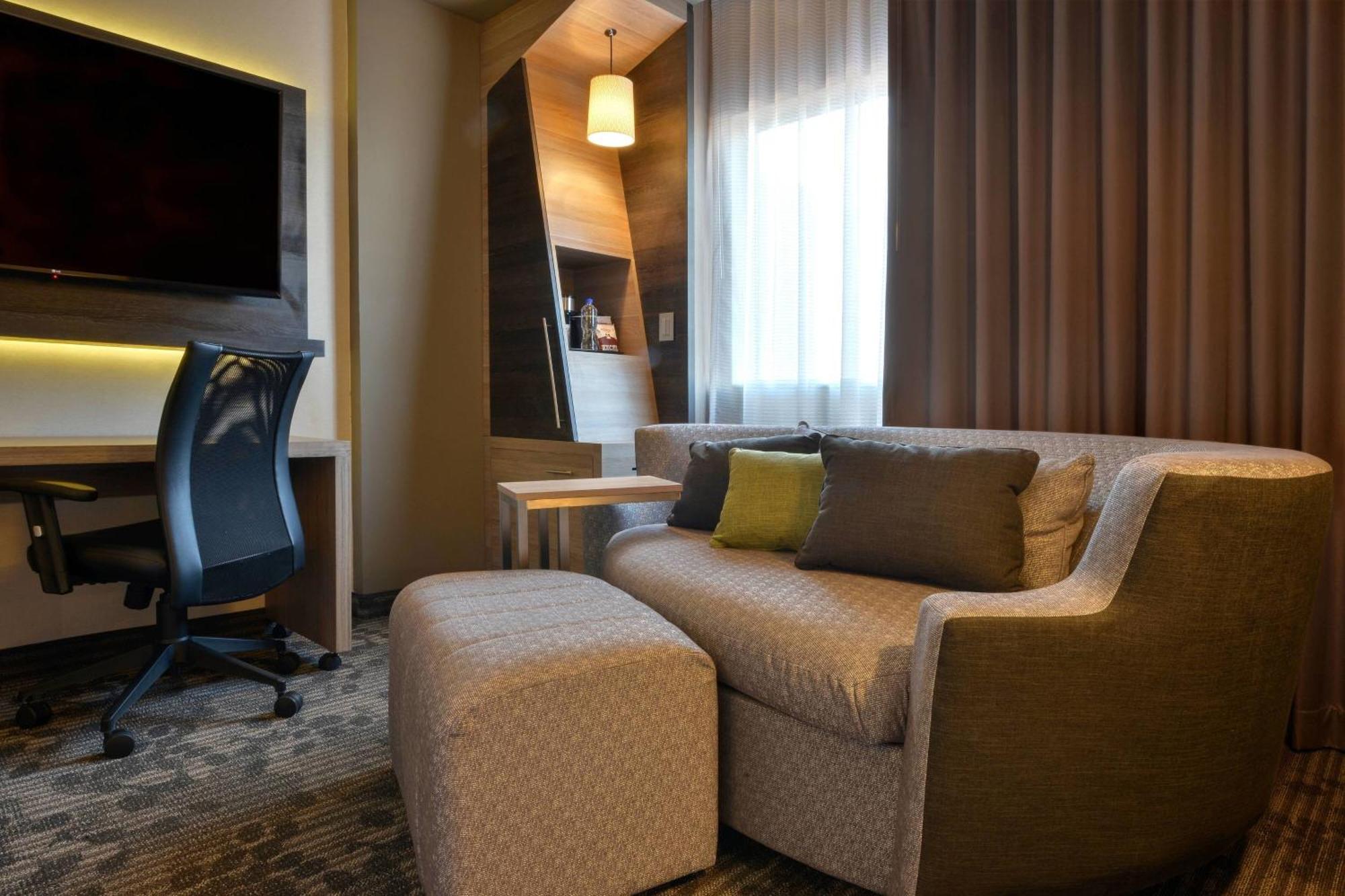 Courtyard by Marriott San Luis Potosi, Los Lagos Exterior foto